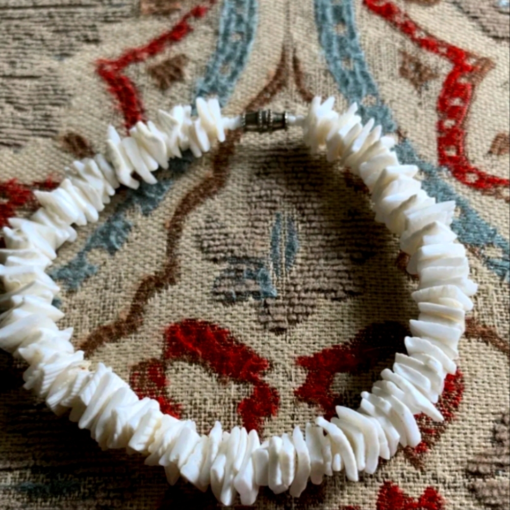Puke Bracelet🔥Pick 3 for $33🔥 Shell unisex 9.5” Surfs Up! Vintage clasp
